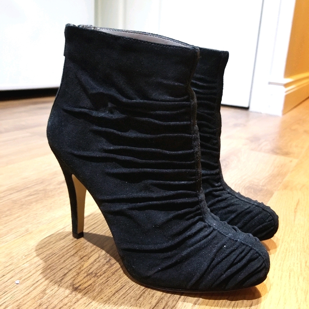 nine west suede ankle boot